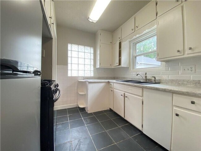 Foto del edificio - Charming 3 Bedroom 1.5 Bath Home