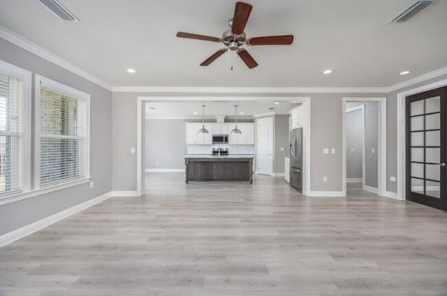 Foto del edificio - 77 Perimeter Pl