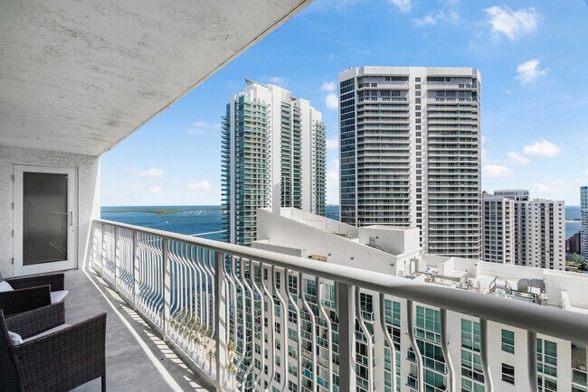 Foto del edificio - 1200 Brickell Bay Dr