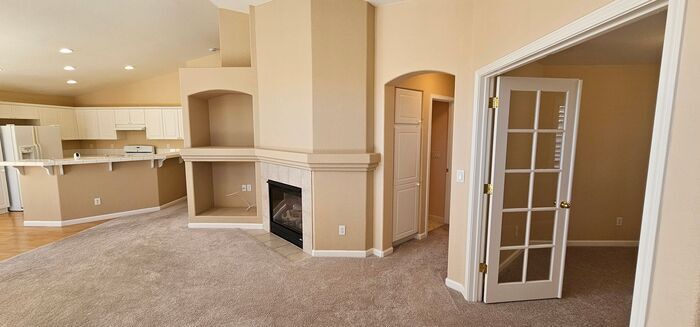 Foto principal - 2 Bedroom 2 bath 2 Car garage Plus Bonus R...