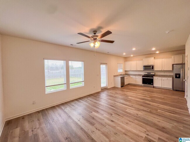 Building Photo - 217 Chelsea Pk Cir