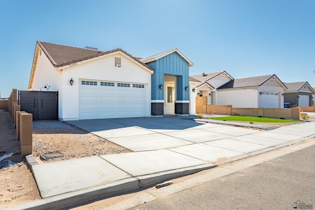 Building Photo - 3559 S Dana Dr