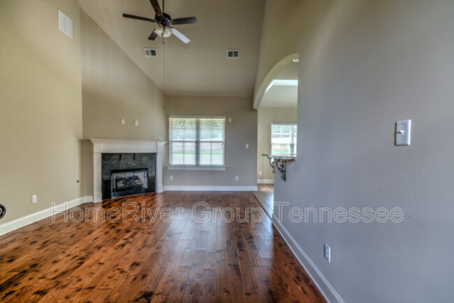 Foto del edificio - 6135 Abigail Bluffs Dr