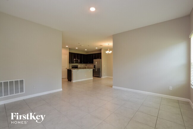 Building Photo - 3577 Fernanda Dr