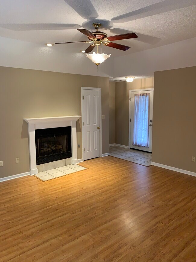 Building Photo - 3403 Saddle Creek Cove
