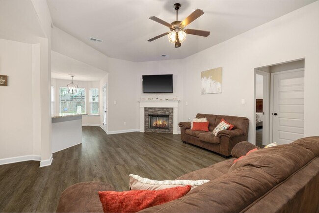 Building Photo - 8115 Cherry Hill Dr