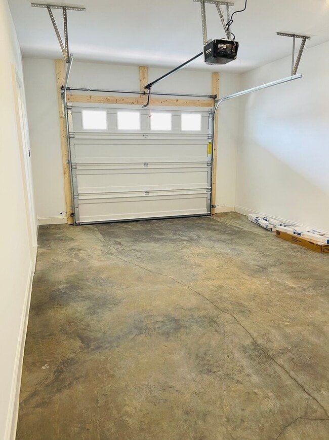 Photo - Like New Townhouse for Rent - END UNIT