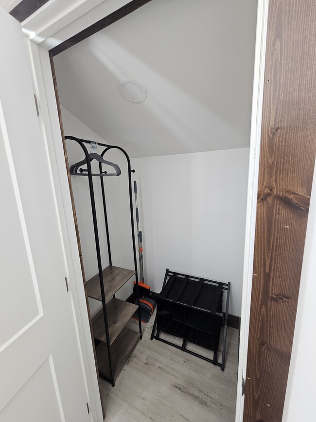 Building Photo - 720 Farmall Ln