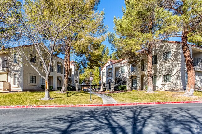 Foto del edificio - Las Casitas at Spring Valley