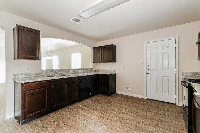 Building Photo - 197 Spring Meadows Cir