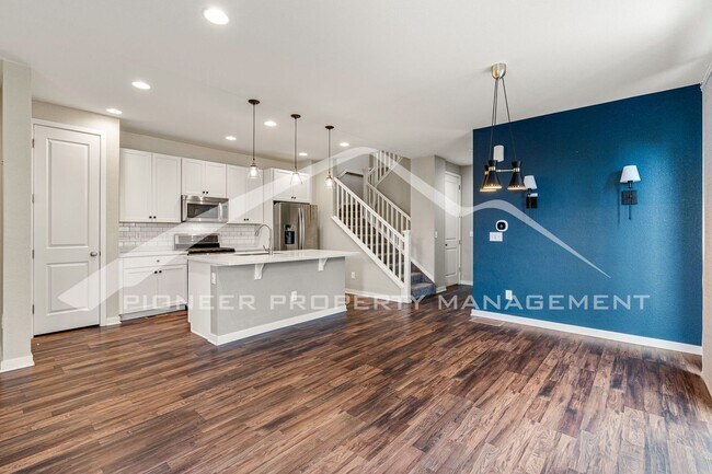 Foto del edificio - Spacious Home with Central AC and Washer/D...