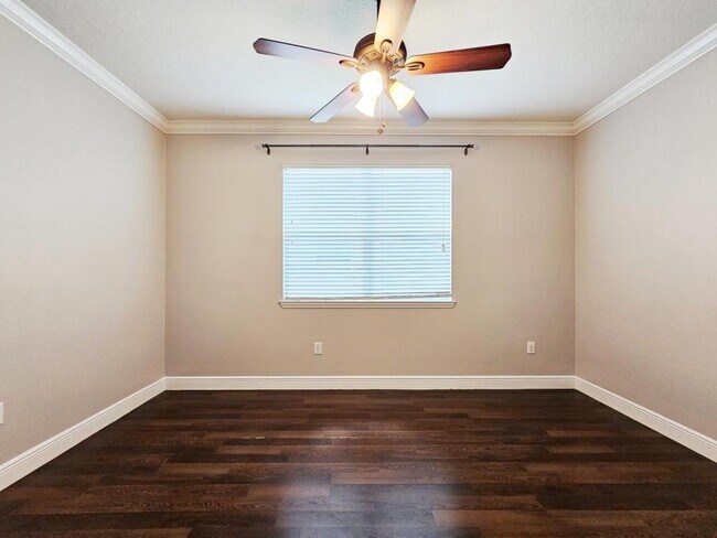 Building Photo - 11867 Verrazano Dr