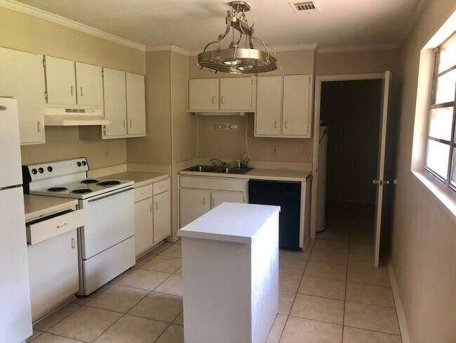 Foto del edificio - 3 BR 2 bath home on Smart Rd in Troy