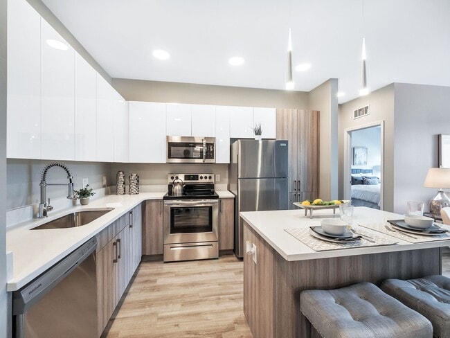 Building Photo - 4 Corners Lakeside Apartments - White Lake, MI