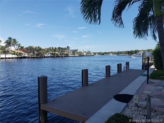 Foto del edificio - 2639 N Riverside Dr