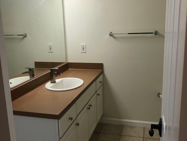 Foto del edificio - 2028 Alta Meadows Ln