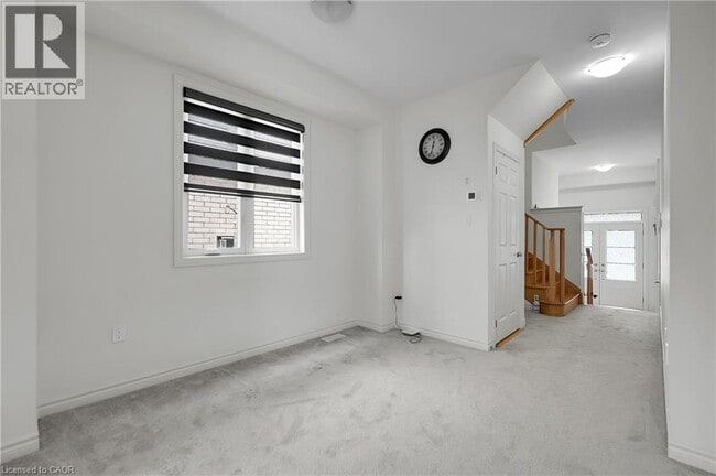 Building Photo - 186 Elliot Ave W
