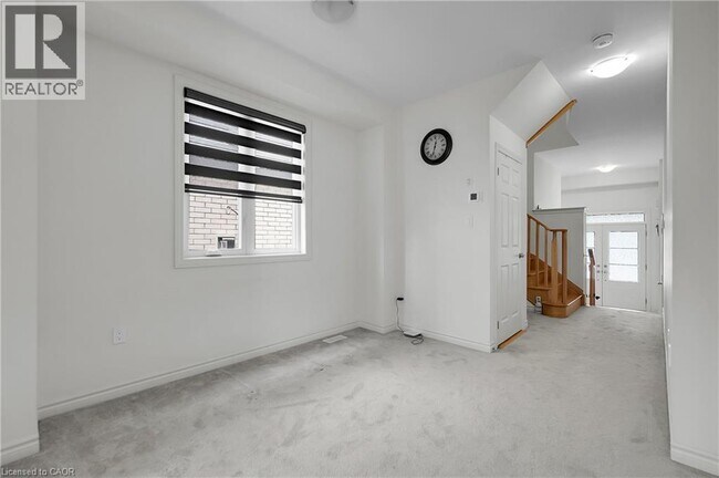 Photo du bâtiment - 186 Elliot Ave W