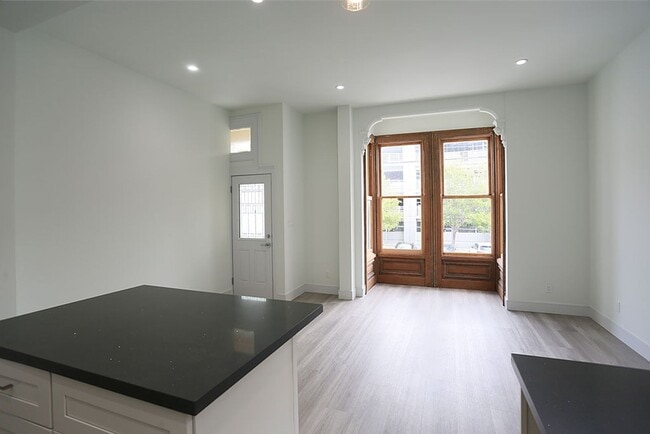 Building Photo - OPEN HOUSE: Sunday (7/20) 1:30pm-2:00pm. F...