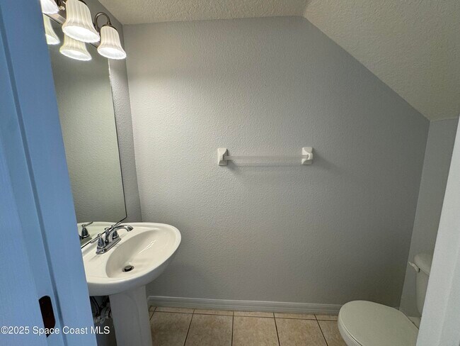 Foto del edificio - 1349 Hampton Park Ln
