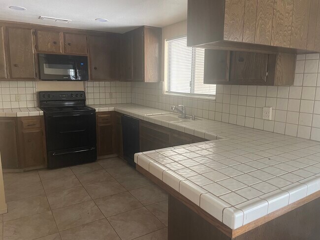 Foto del edificio - 9313 Nickam Ct