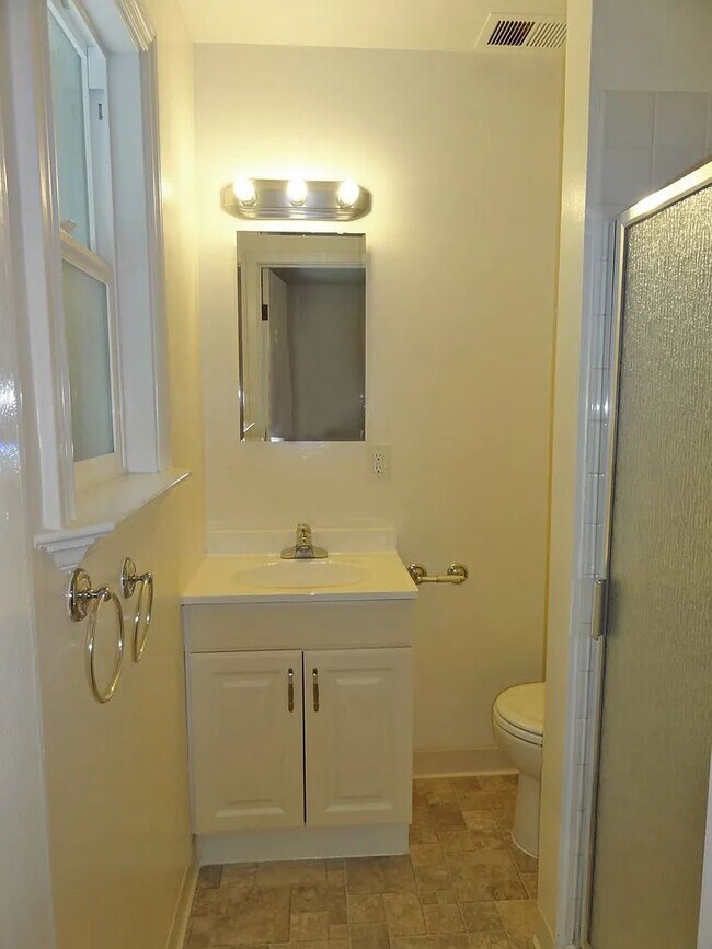 Foto del edificio - 1809 Lencar Way