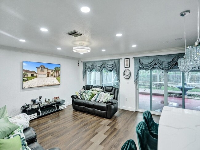 Foto del edificio - 613 NW 135th Terrace