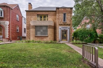 Building Photo - 7943 Delmar Blvd