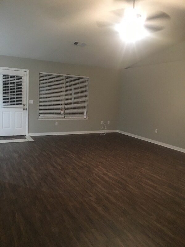 Building Photo - 4238 Castille Ave