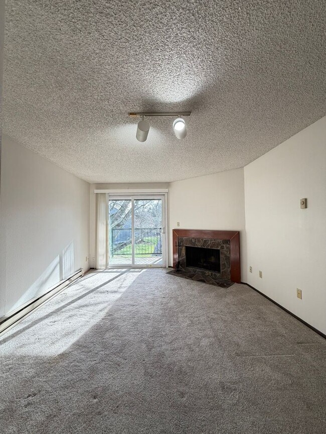 Foto del edificio - 12636 NW Barnes Rd