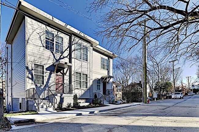 Foto del edificio - 805 Bradford Ave