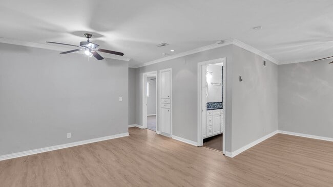 Foto del edificio - Beautifully Redone 2 Bedroom House! Availa...