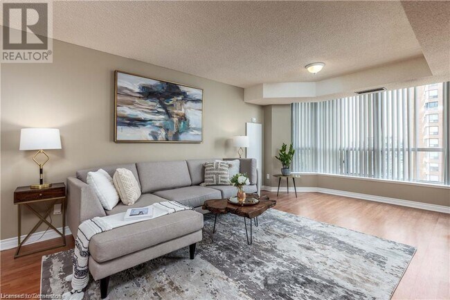 Building Photo - 1276 Maple Crossing Blvd