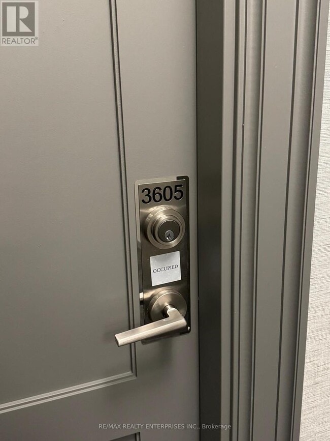 Photo du bâtiment - 30 Elm Dr W