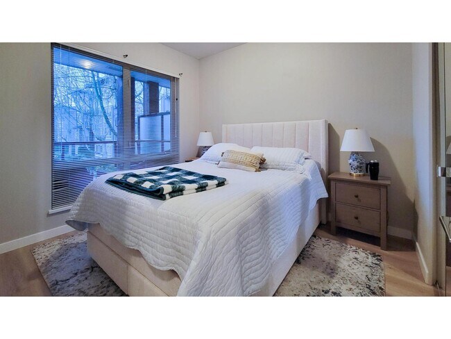 Photo du bâtiment - 15988-15926 26 Ave