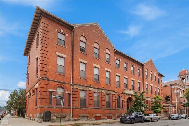 Building Photo - 130 S 22nd St