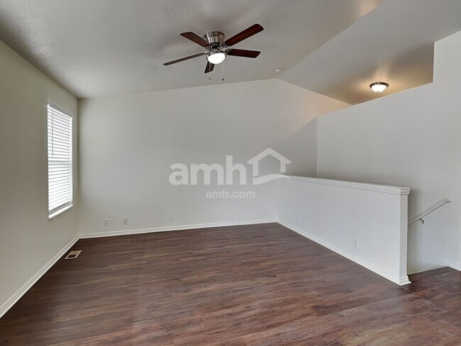 Foto del edificio - 4987 W Woodbend Rd