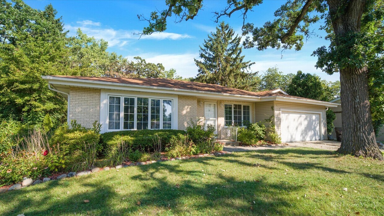 4612 Front Royal Dr, McHenry, IL 60050 House Rental in McHenry, IL