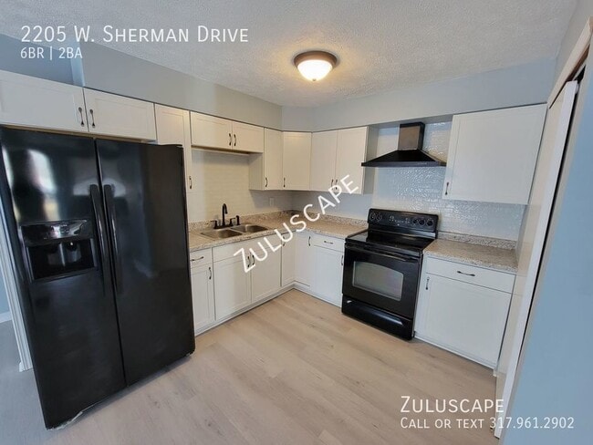 Building Photo - 1/2 off first months rent! Beautiful 6 Bed...