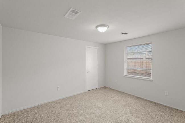Foto del edificio - 414 Grantham Rd