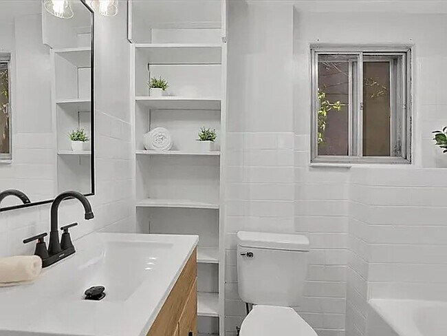 Foto del edificio - For Rent – Charming 3-Bedroom, 2-Bath Home in Spokane’s University District