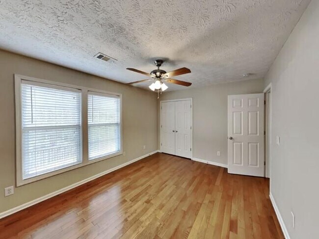 Foto del edificio - 4125 River Green Pkwy