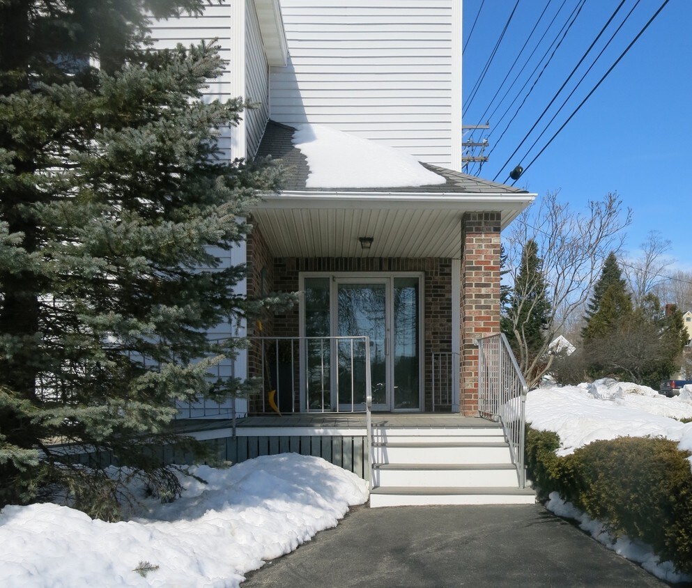 Primary Photo - 17 Water St