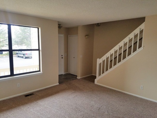 Building Photo - 11662 Community Center Dr