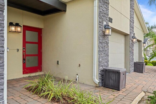 Building Photo - 877 Ocean Course Ave