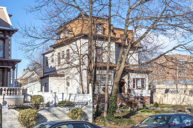 Foto del edificio - 192 Heberton Ave