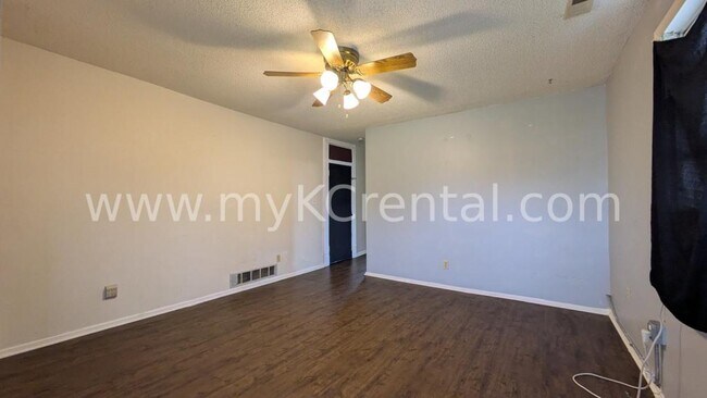 Foto del edificio - 730 W Park St