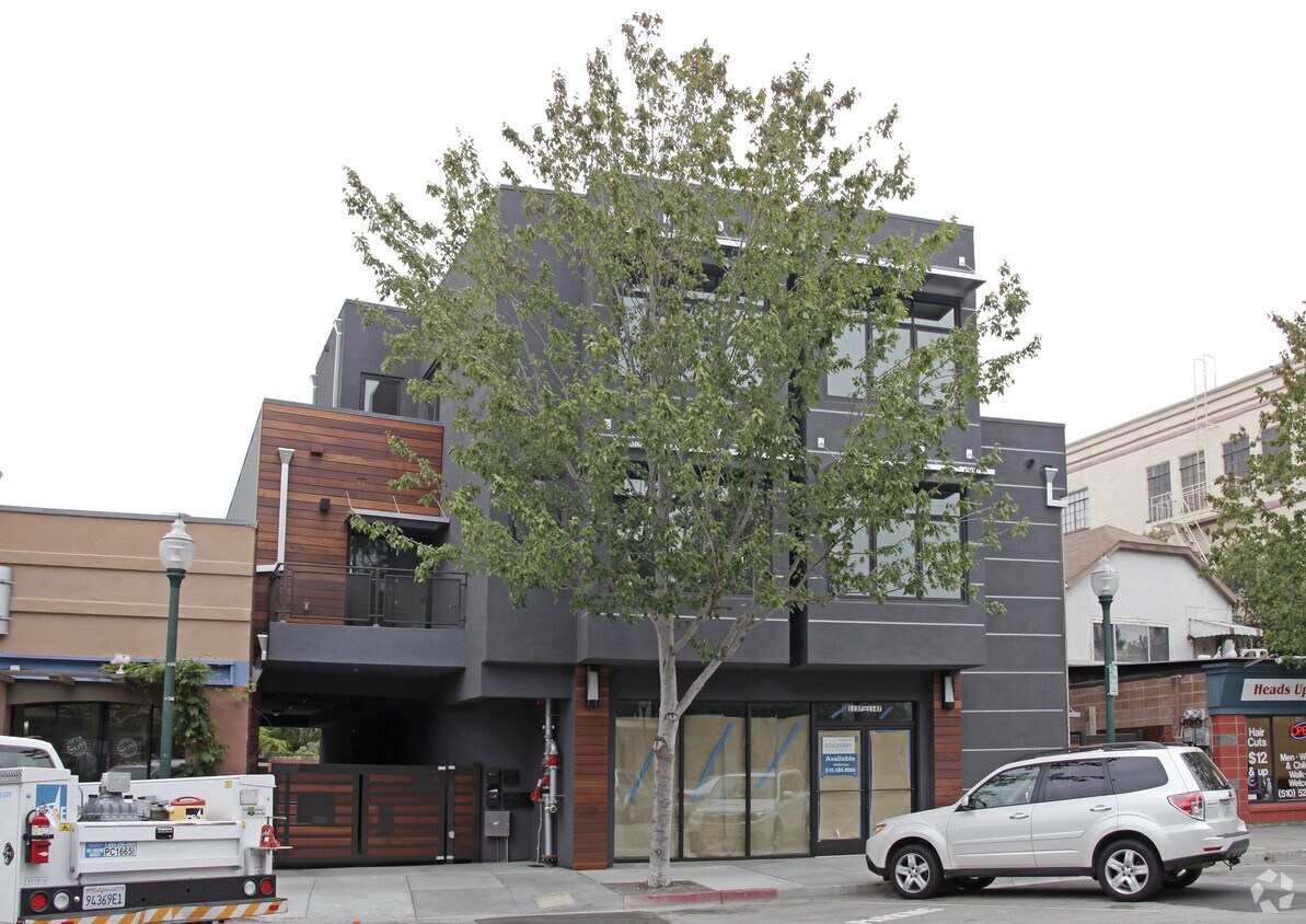Building Photo - 1137-1147 Solano Ave