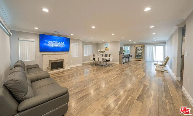 Foto del edificio - 7001 Mammoth Ave