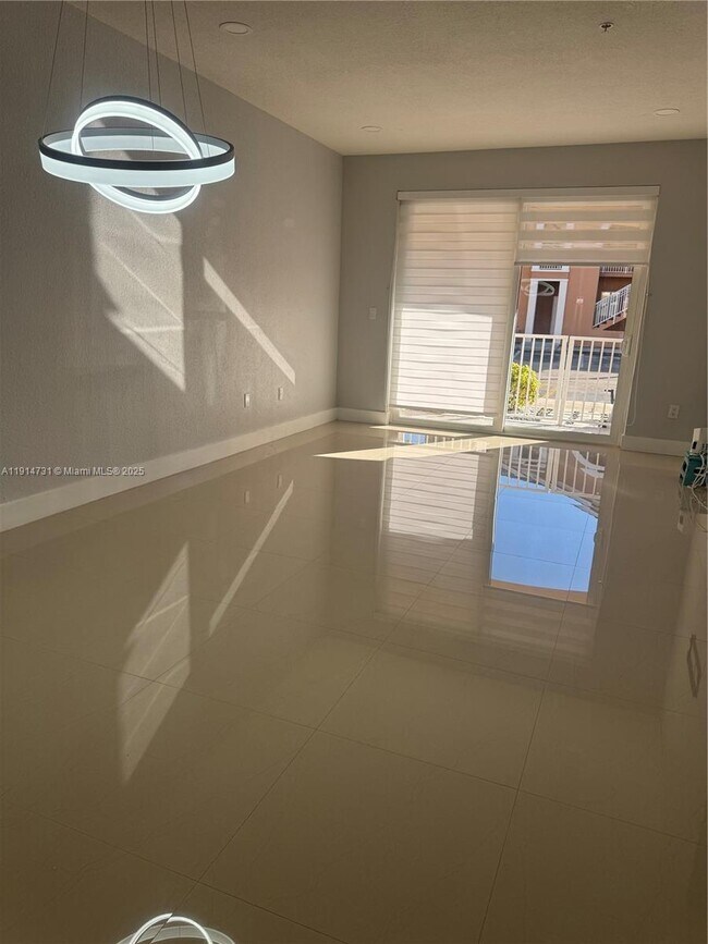 Foto del edificio - 7250 NW 177th St